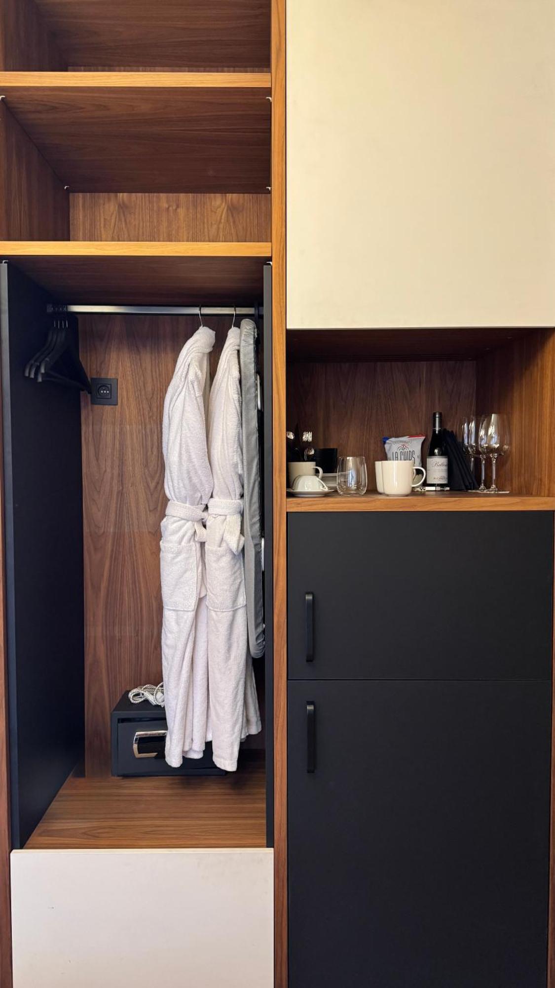 Mihotel Tour Rose Лион Экстерьер фото